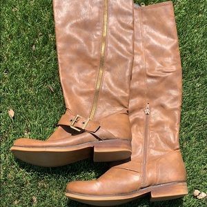 Cute brown tall boots!